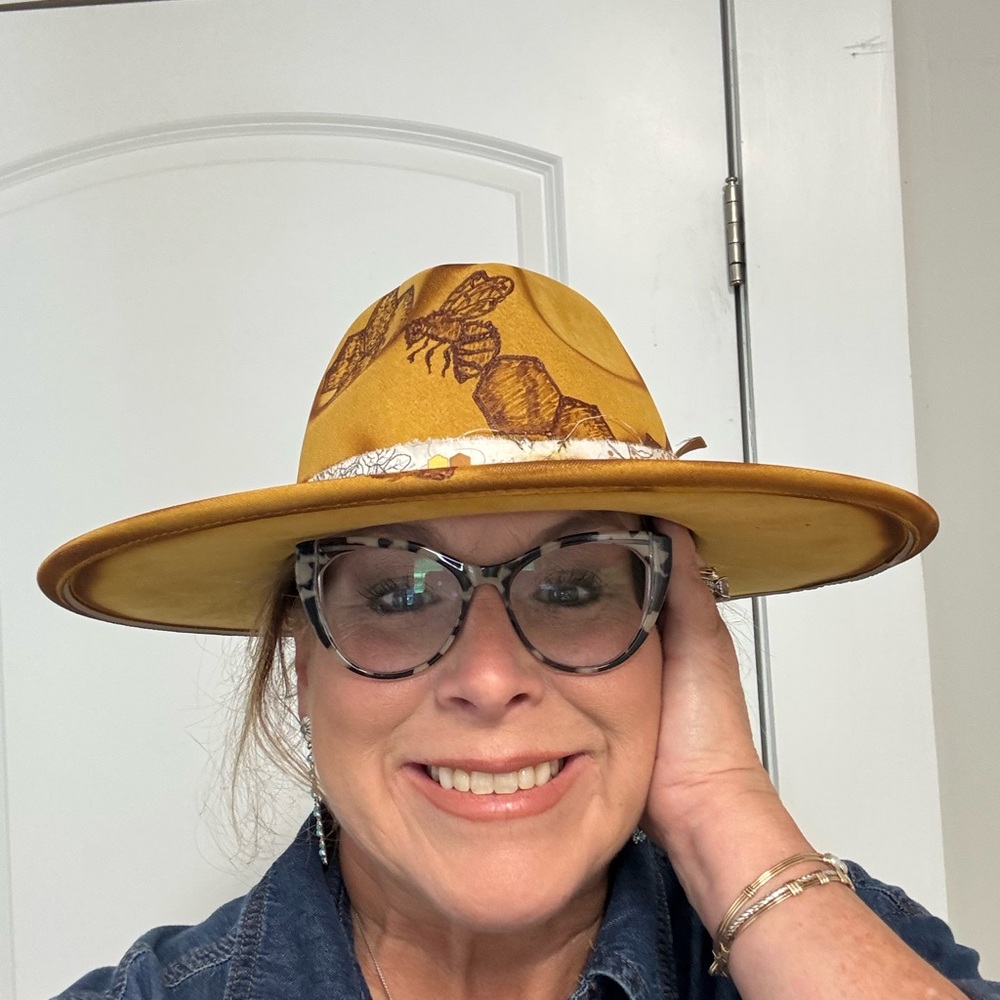 Custom burnt honeybee hat - Picture 5 of 5